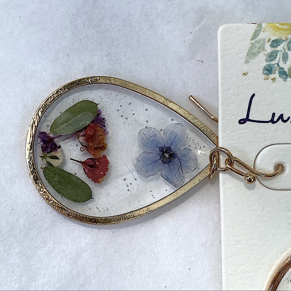 LAST ONE⭐️Real Flower Teardrop Shaped Earrings - Picture 4 of 5